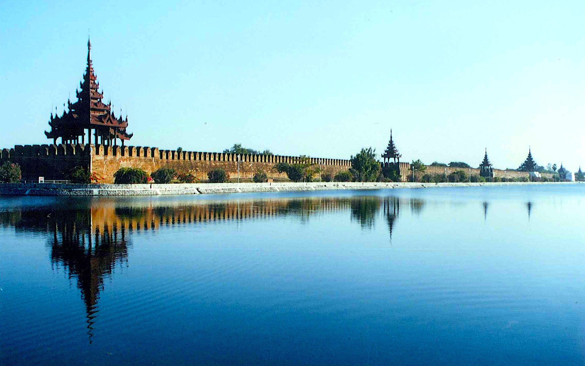 Palace-Moat-Mandalay-Myanmar