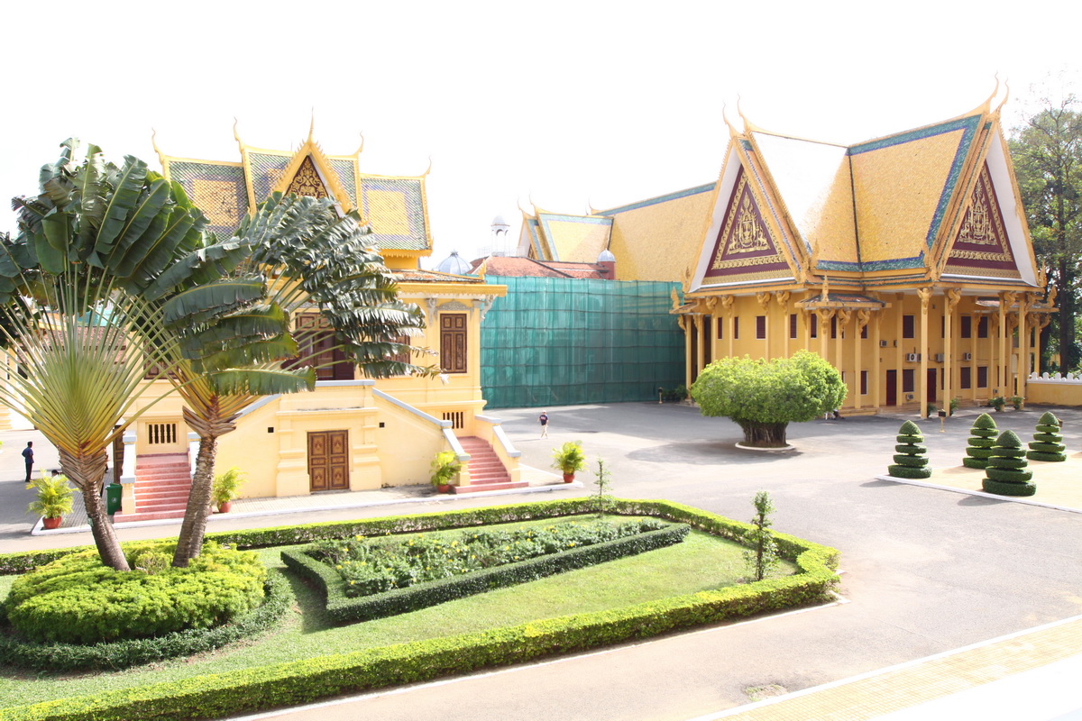 Royal_palace_phnompenh_cambodia
